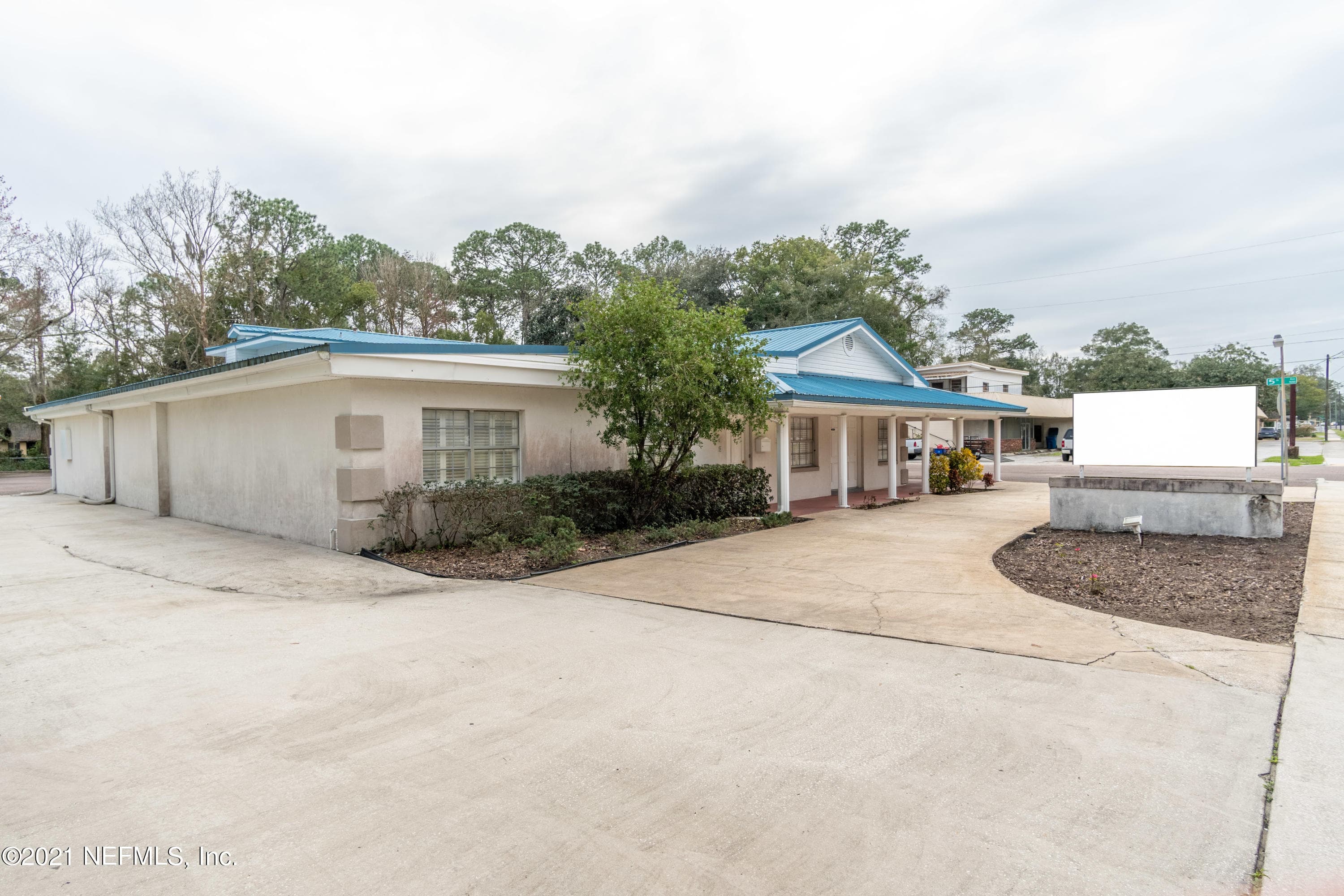 2220 SOUTEL Drive, Jacksonville, FL 32208