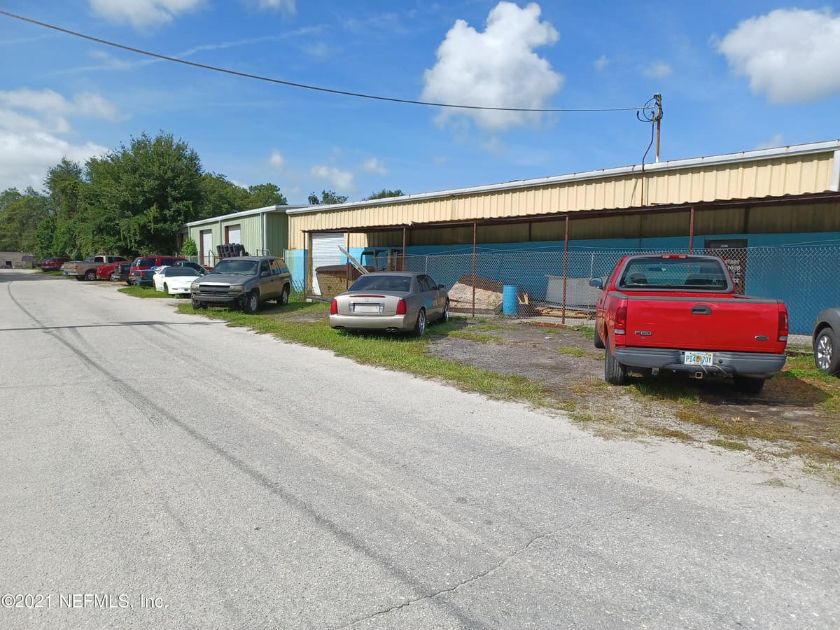 8204 BEACH Boulevard, Jacksonville, FL 32216 3
