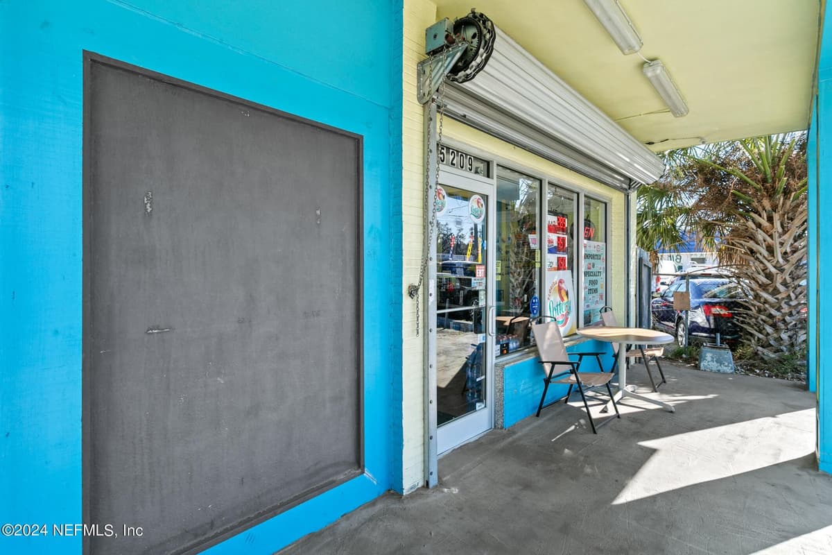 5209 BEACH Boulevard 5209 & 5207, Jacksonville, FL 32207 3