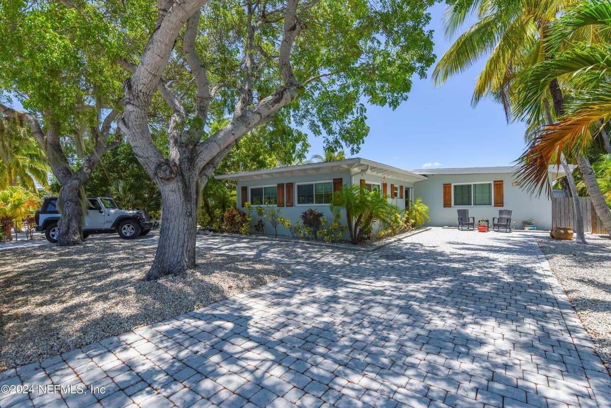 1136 W SHORE Drive, Big Pine Key, FL 33043 3