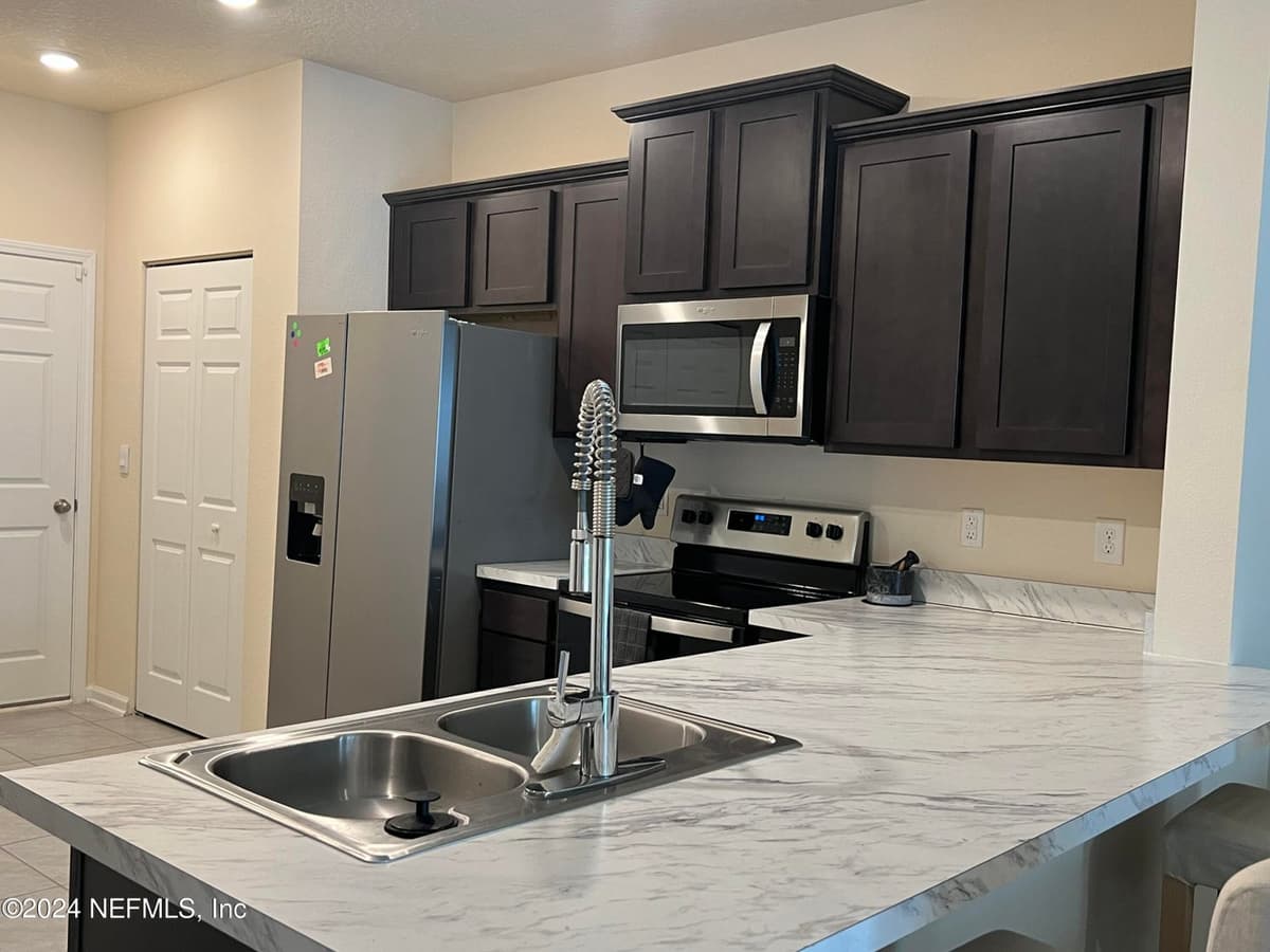 963 OBSERVATORY Parkway, Jacksonville, FL 32218 3