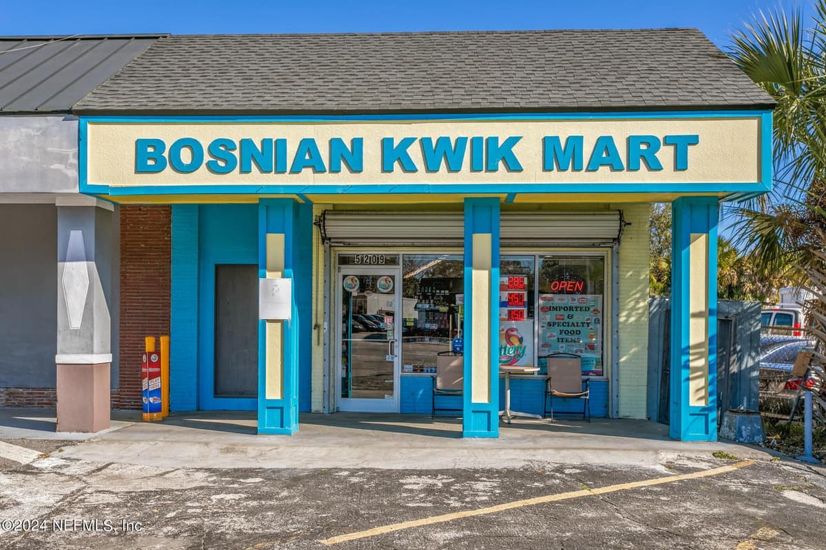 5209 BEACH Boulevard 5209 & 5207, Jacksonville, FL 32207 3