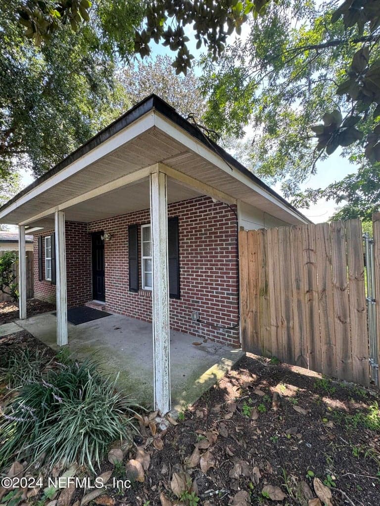 1438 RON Road, Jacksonville, FL 32210 3
