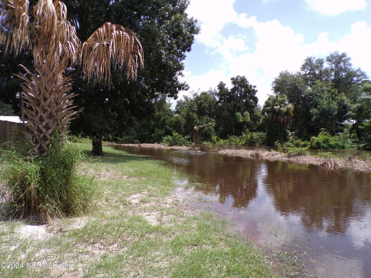 10642 EAST BAY Road, Gibsonton, FL 33534 2