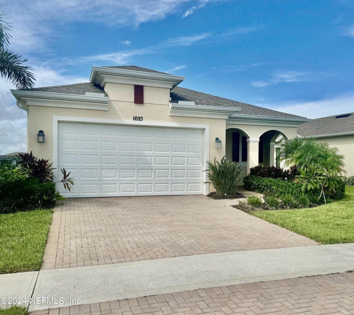1693 GREAT BELT Circle, Melbourne, FL 32940