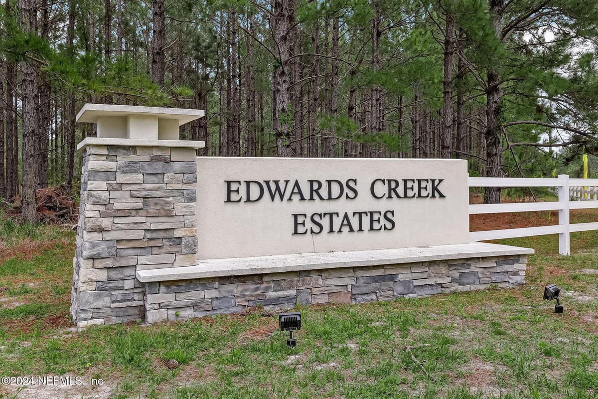 14281 LONS Place 0011, Jacksonville, FL 32226 3