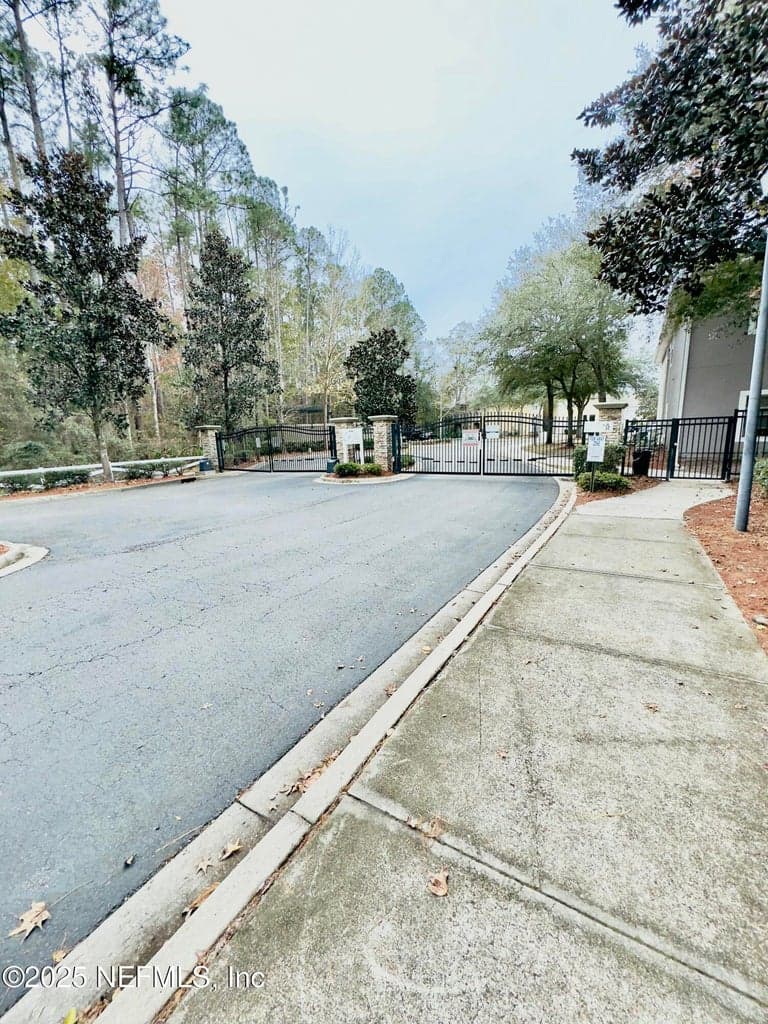 6057 E MAGGIES Circle E 114, Jacksonville, FL 32244 2