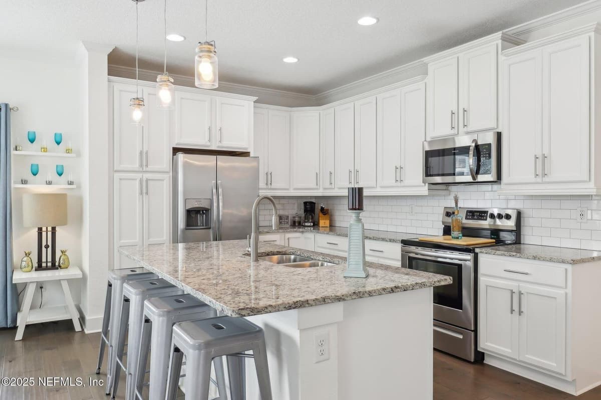 342 4TH Street N, Jacksonville Beach, FL 32250 3