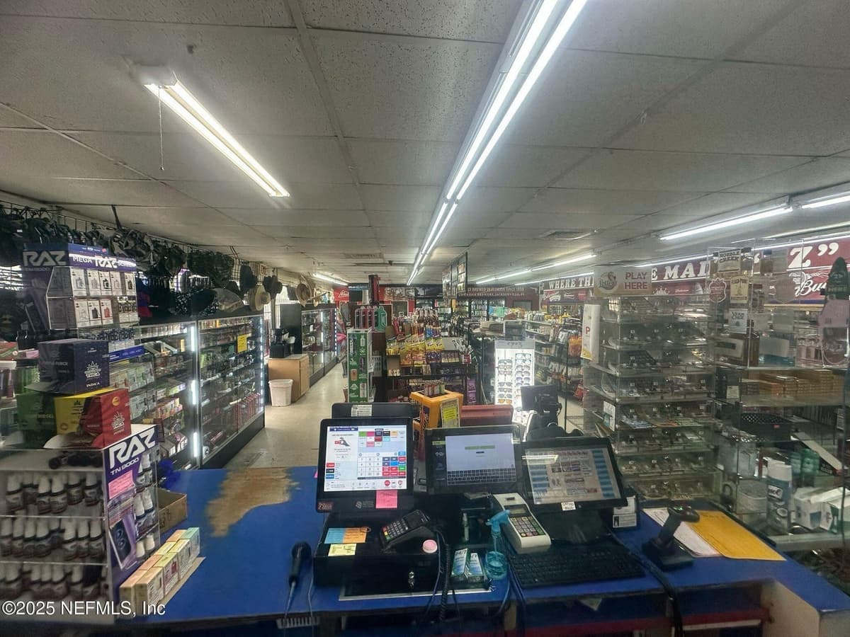 1318 N ORANGE Avenue, Green Cove Springs, FL 32043 2