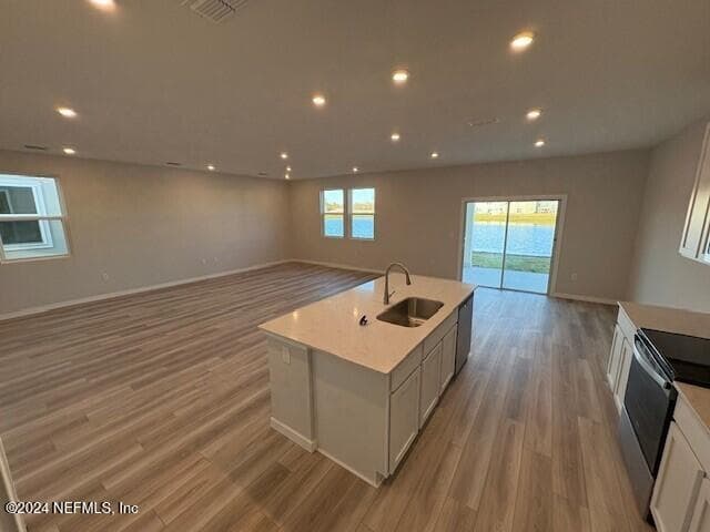 68 BRAZIL NUT Circle 135, Jacksonville, FL 32218 3