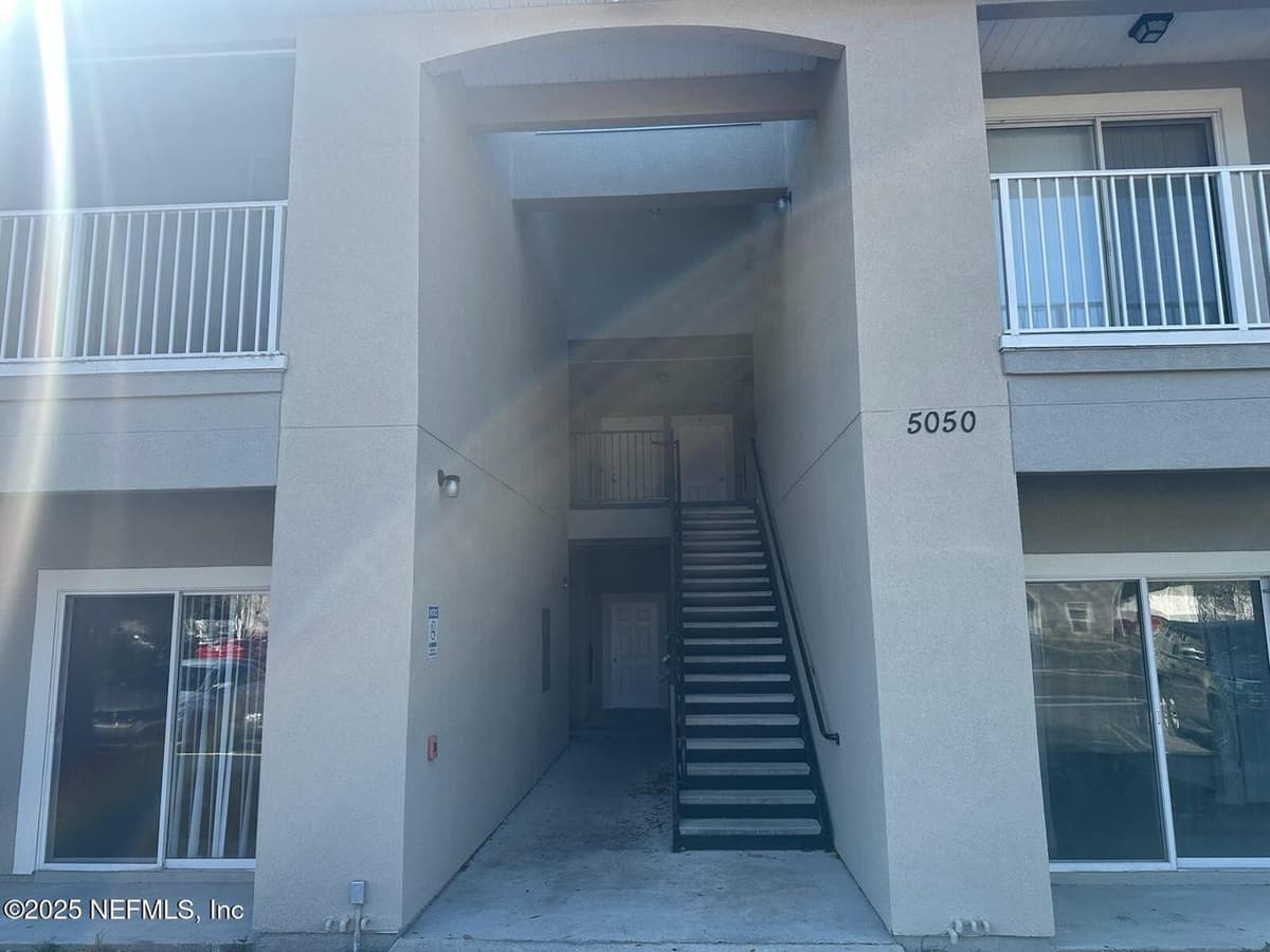 5050 PLAYPEN Drive 5, Jacksonville, FL 32210 2