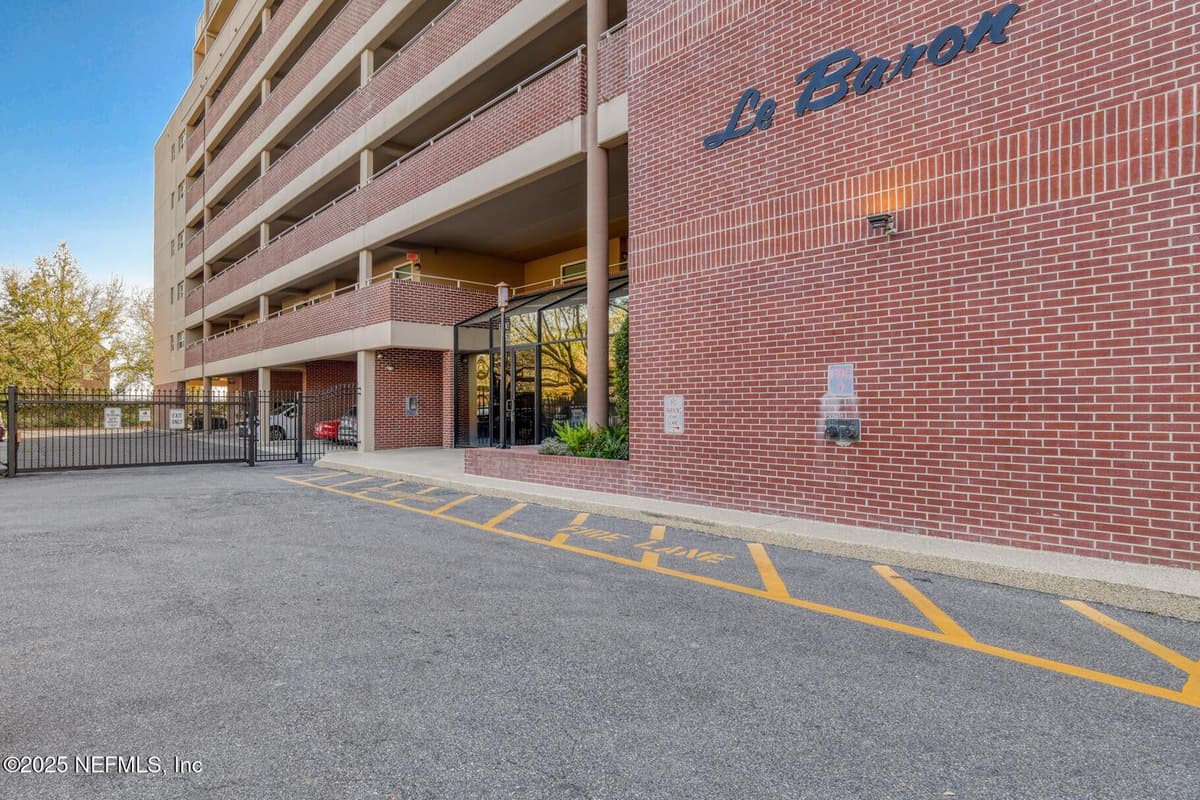 1520 LE BARON Avenue 1520, Jacksonville, FL 32207 2