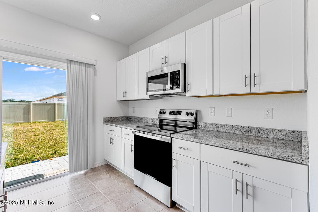 8508 LILIAS Circle, Jacksonville, FL 32219 3