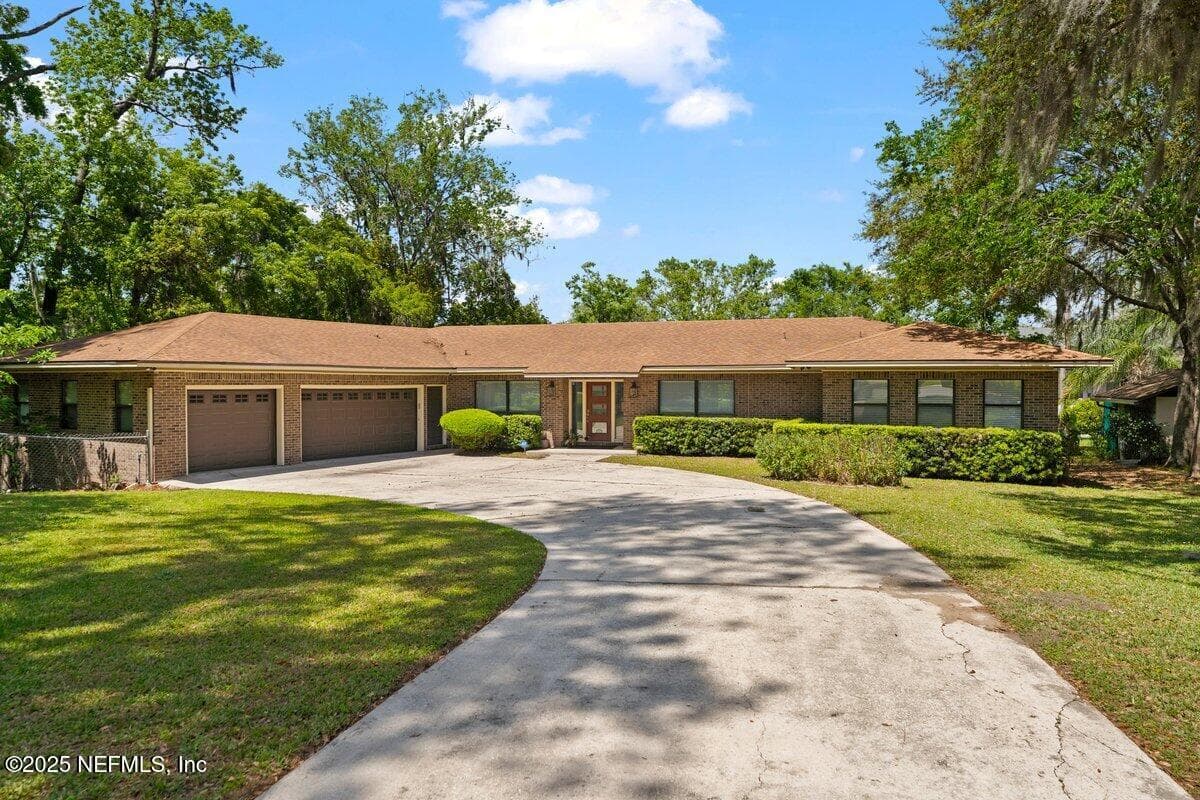 1704 MEMORY Lane, Jacksonville, FL 32210