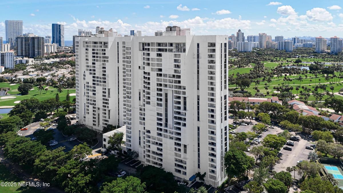 20225 NE 34TH Court 817, Miami, FL 33810 3