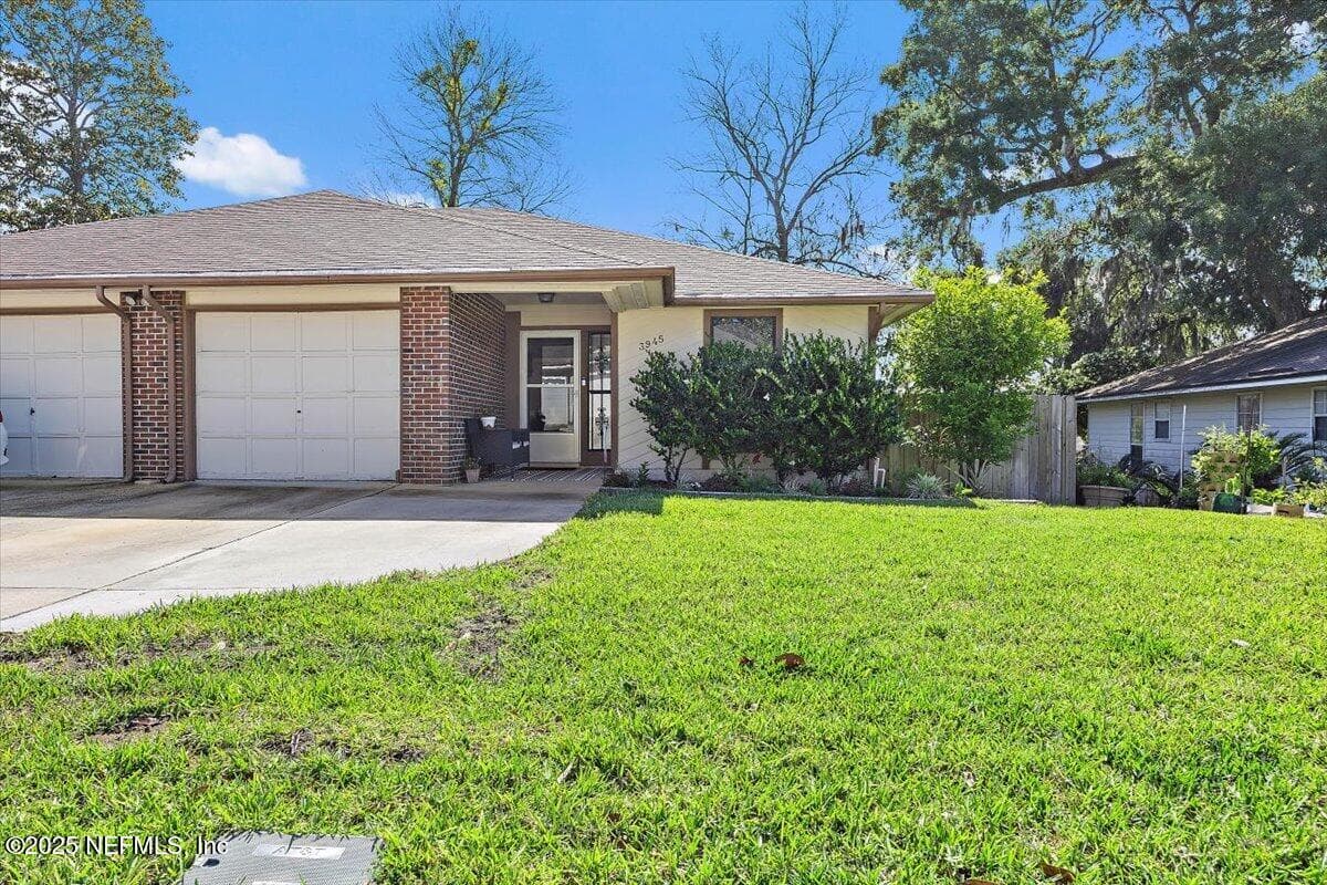 3945 HOLLOWS Drive, Jacksonville, FL 32225