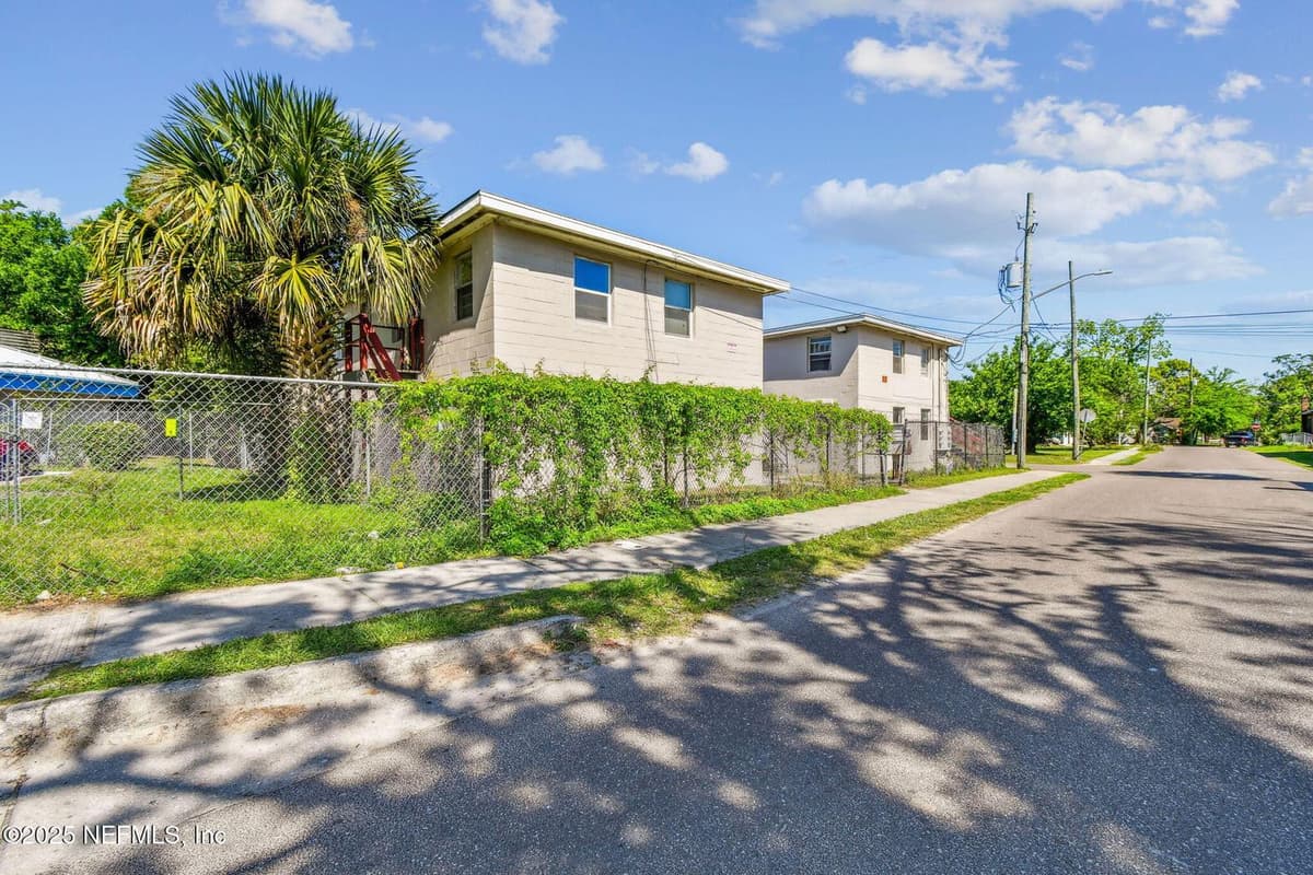 1330 BARNETT Street, Jacksonville, FL 32209 2