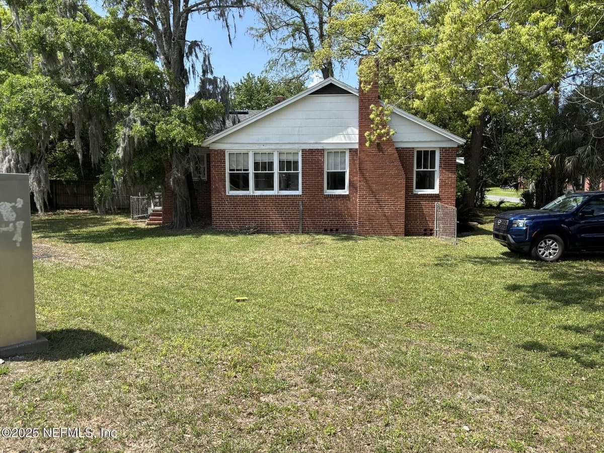 5010 BLACKBURN Street, Jacksonville, FL 32210 3
