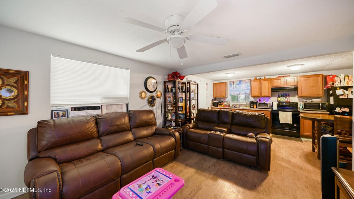 6056 GEORGE WOOD Lane, Jacksonville, FL 32244 3