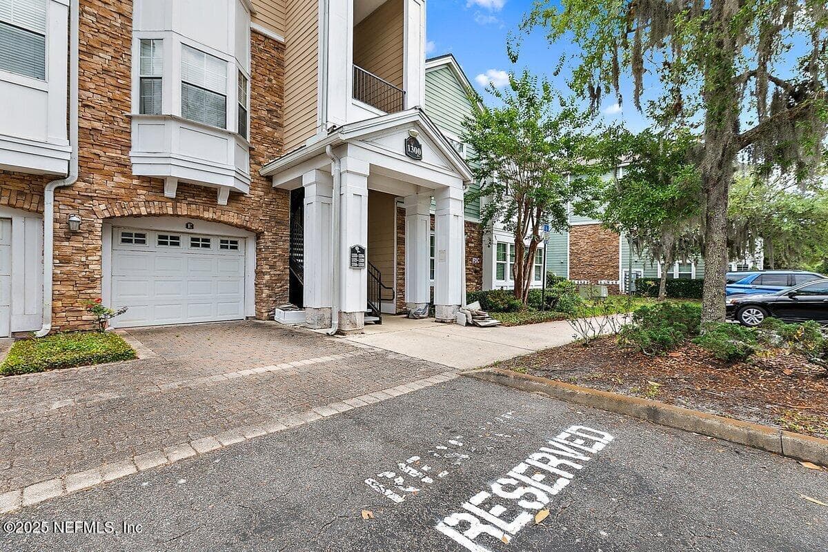 8550 TOUCHTON Road 1318, Jacksonville, FL 32216