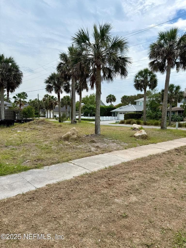 174 13TH Street, Atlantic Beach, FL 32233
