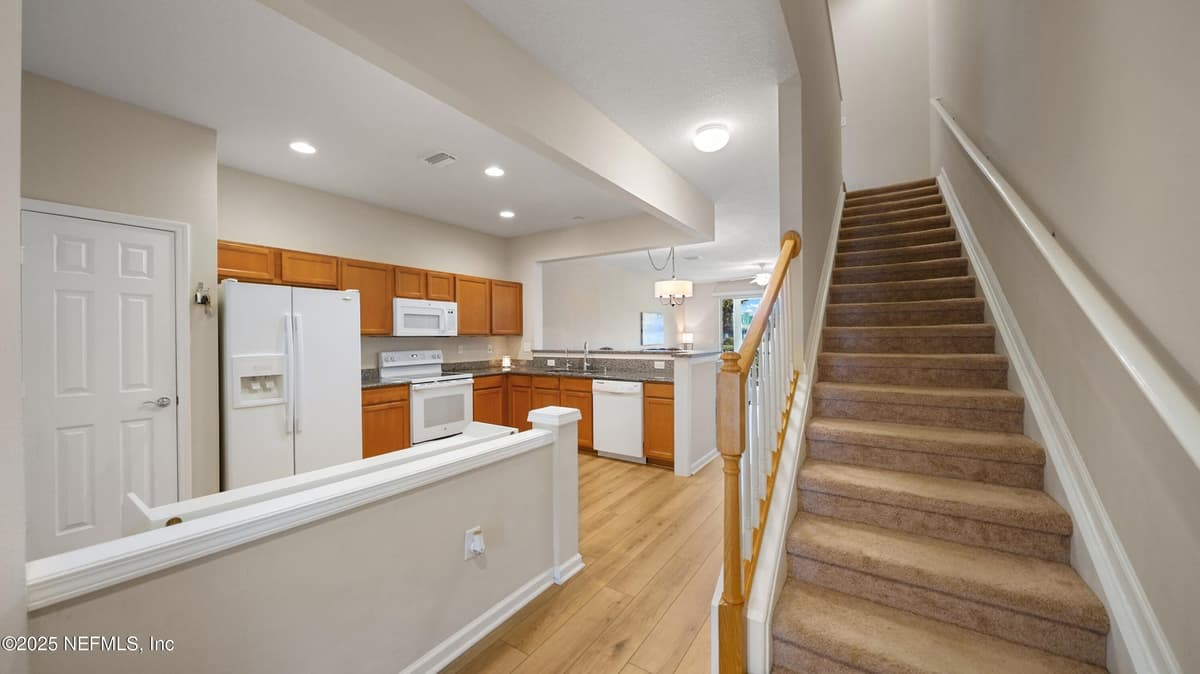 6935 WOODY VINE Drive, Jacksonville, FL 32258 3