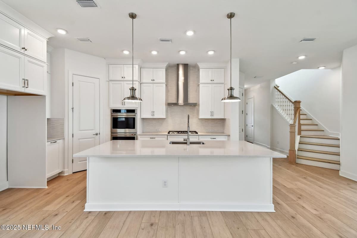 385 REFLECTIONS Avenue, Ponte Vedra, FL 32081 2