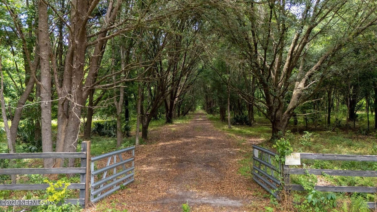 8549 ACREE Road, Jacksonville, FL 32219 3