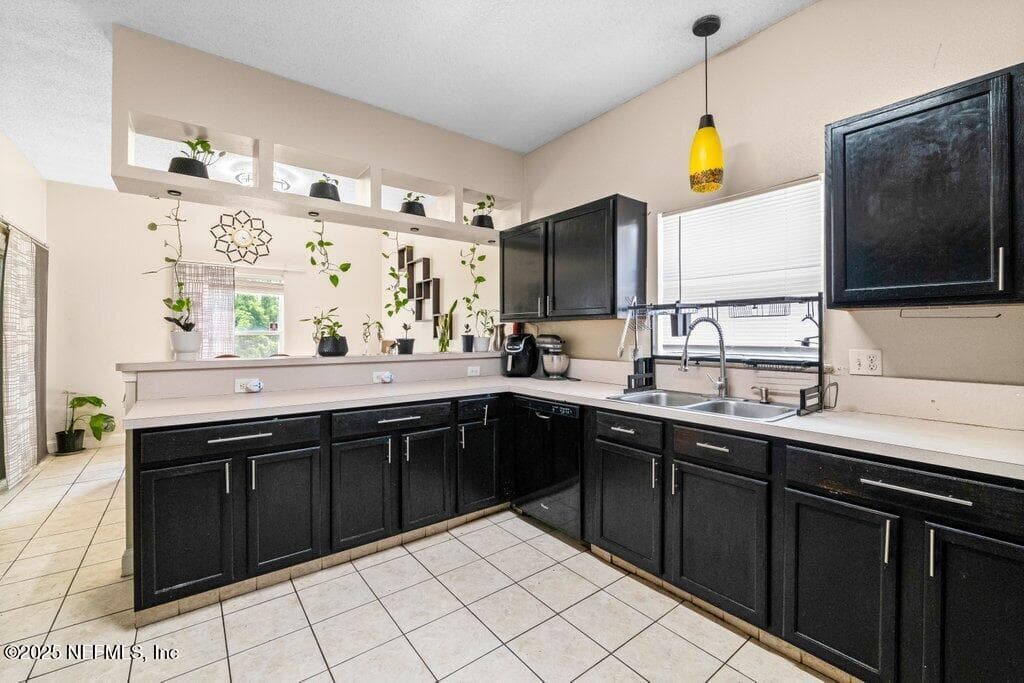 3370 DOUBLE Lane, Jacksonville, FL 32277 3