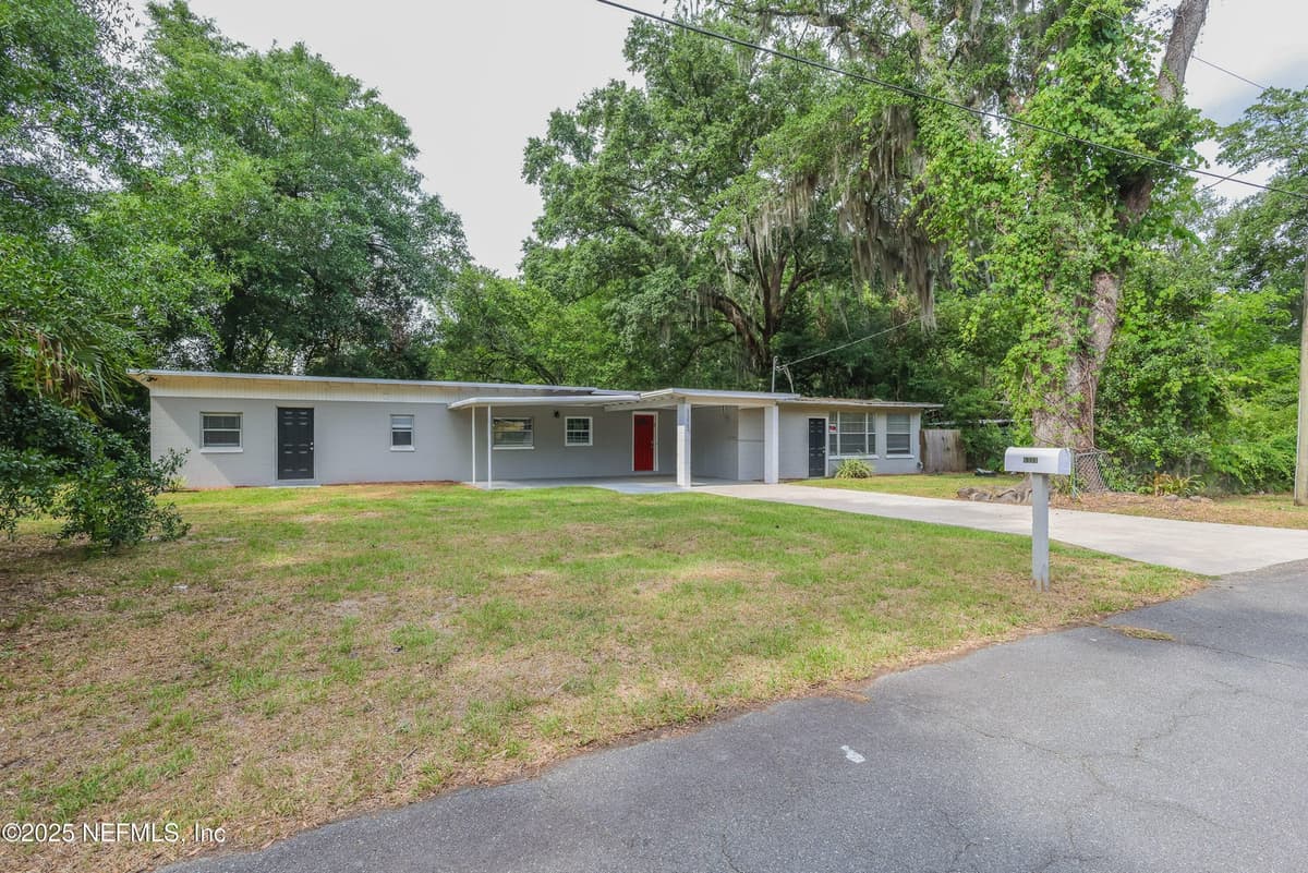 6351 FABIAN Drive, Jacksonville, FL 32210 2