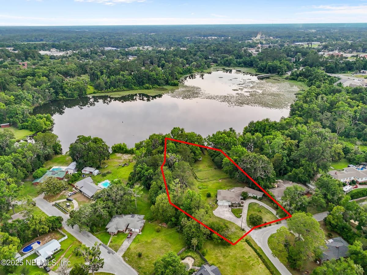 449 SW MONTGOMERY Drive, Lake City, FL 32025 2