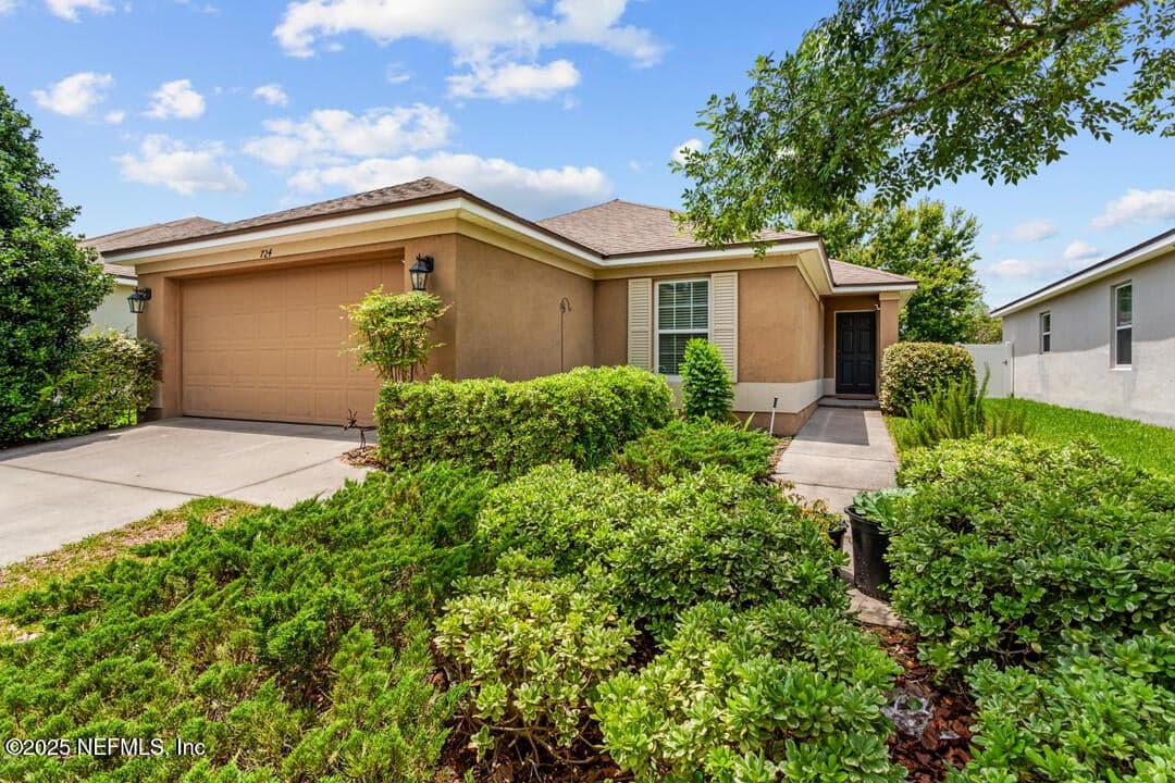 724 SUNNY STROLL Drive, Middleburg, FL 32068