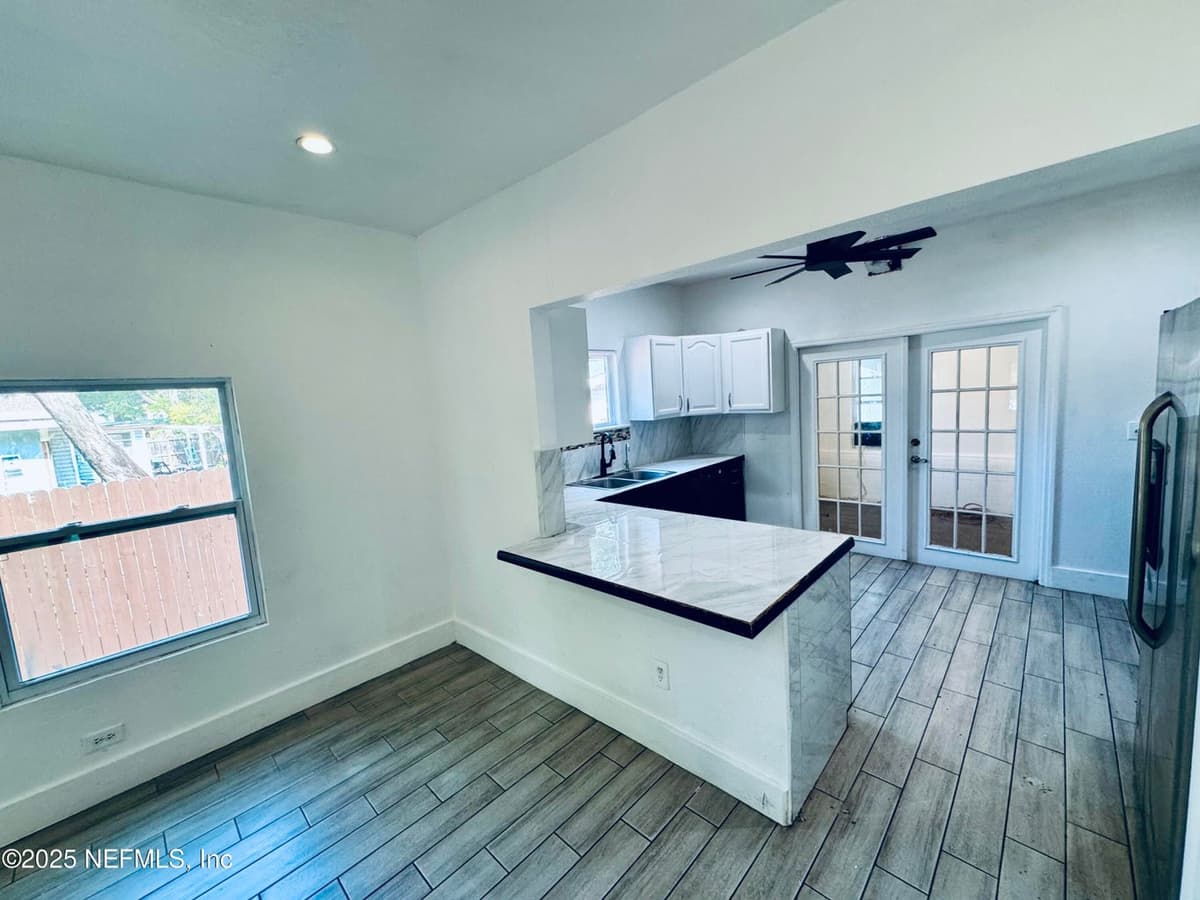 1041 E 14TH Street, Jacksonville, FL 32206 2