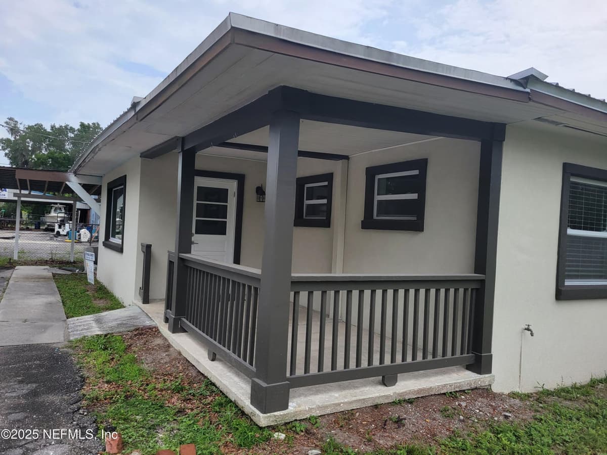 673 3RD Avenue, Welaka, FL 32189 3