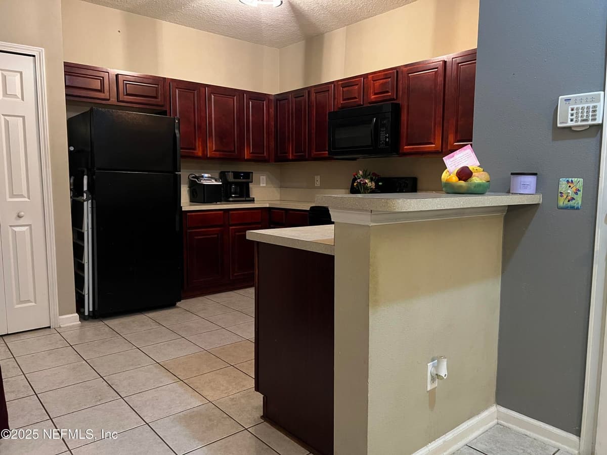 3610 KIRKPATRICK Circle 8, Jacksonville, FL 32210 3