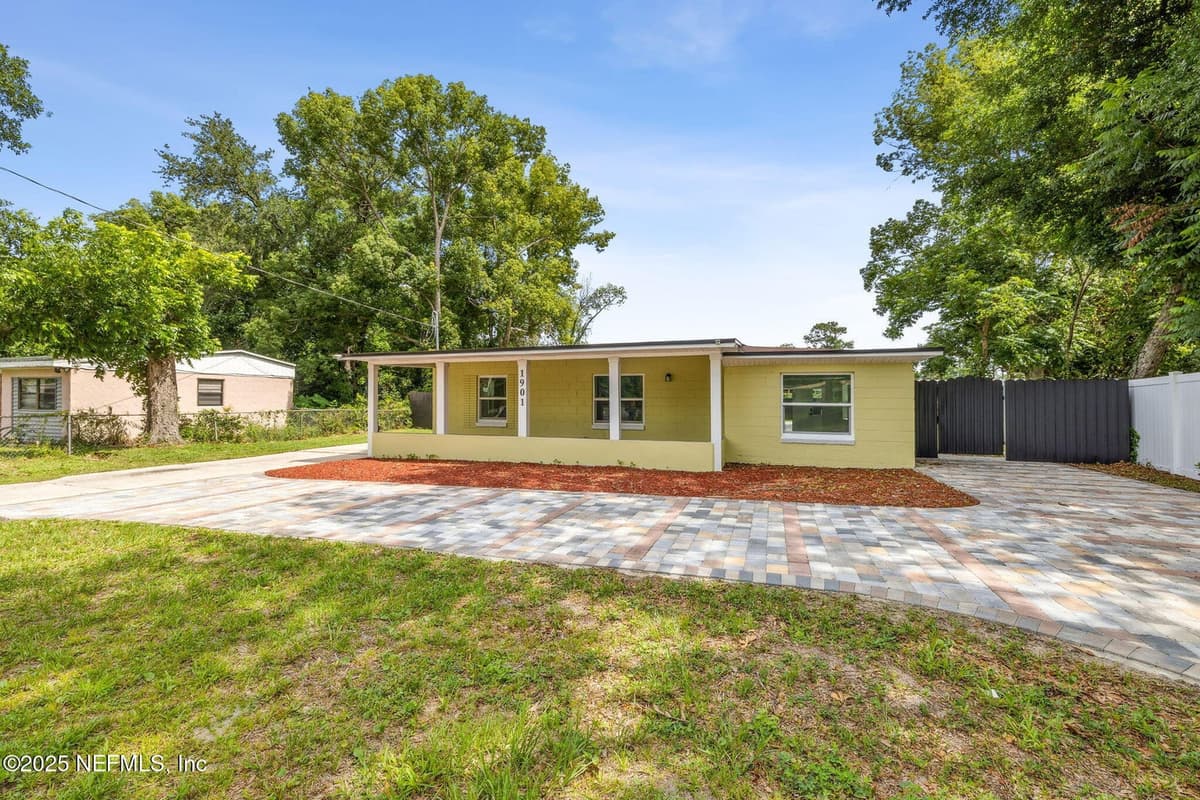1901 FOREST HILLS Road, Jacksonville, FL 32208 2