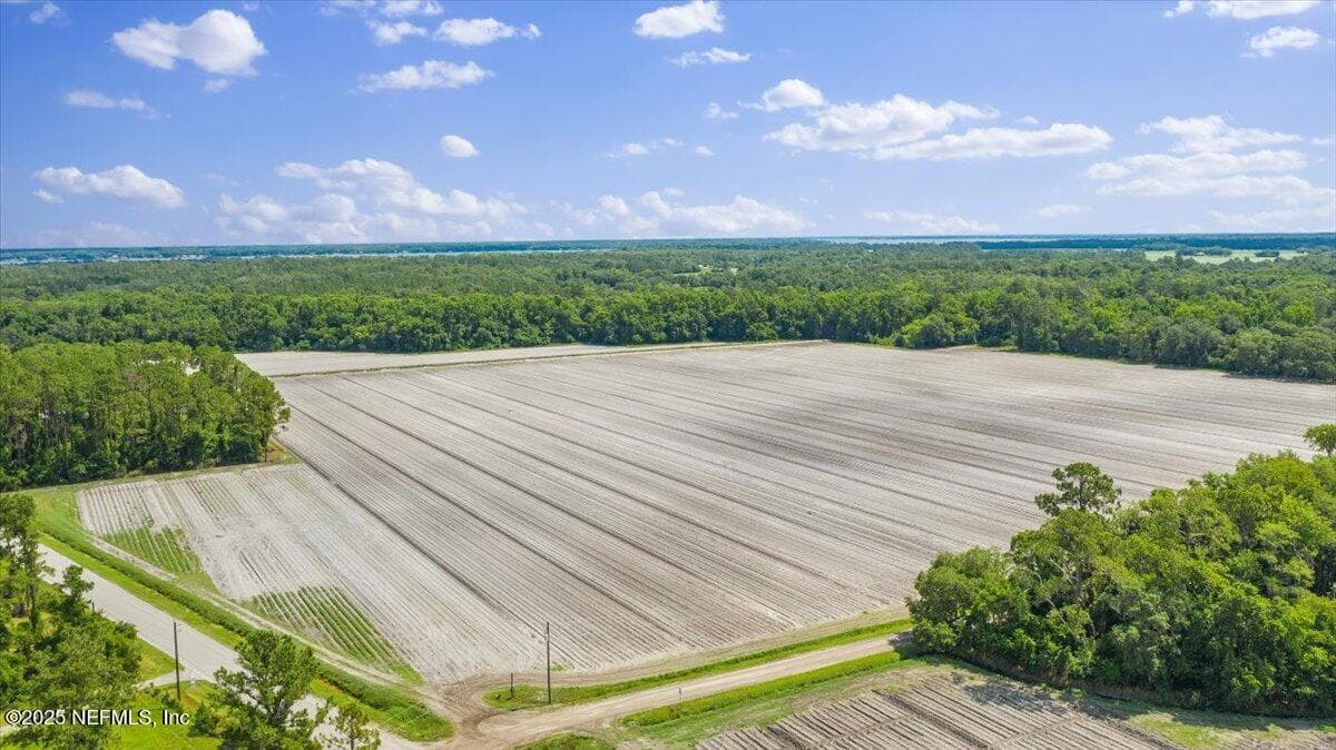 233 E RIVER Road, East Palatka, FL 32131