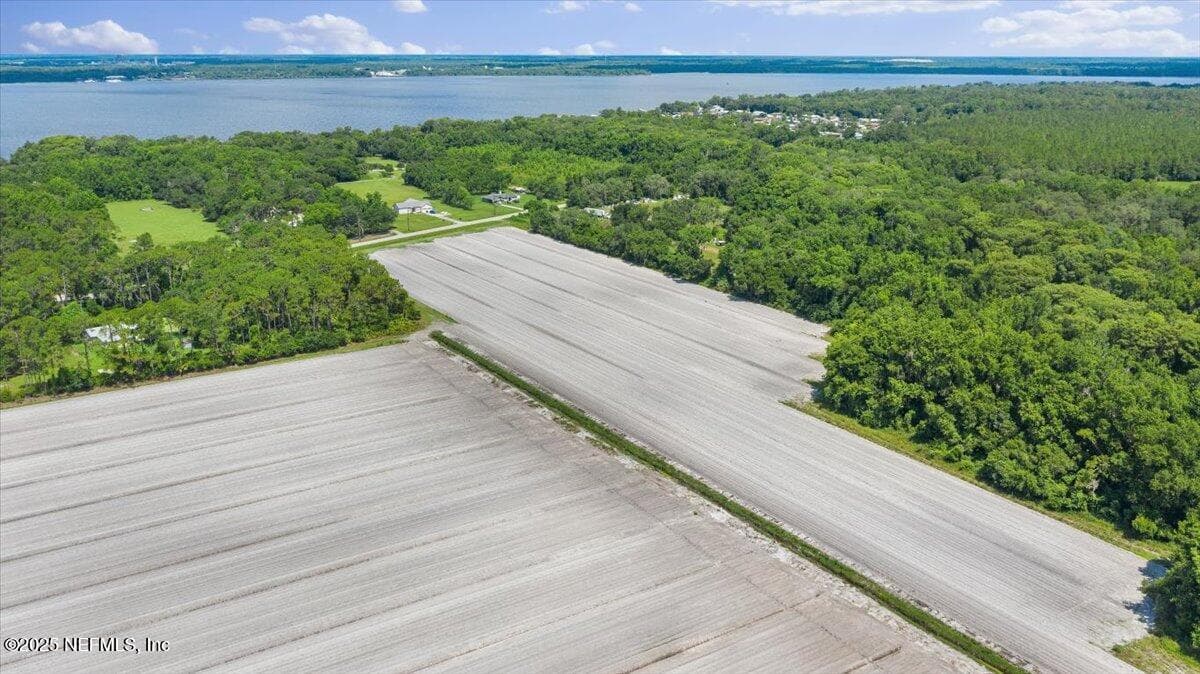 233 E RIVER Road, East Palatka, FL 32131 3