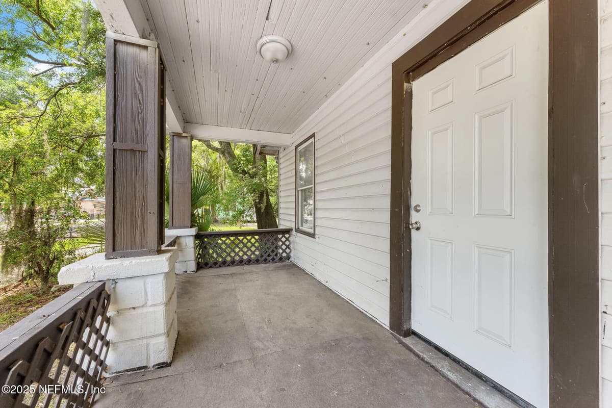 1045 E 11TH Street, Jacksonville, FL 32206 3