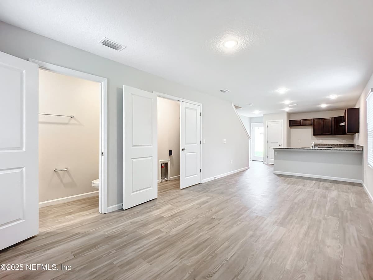 1242 MULL Street, Jacksonville, FL 32205 3