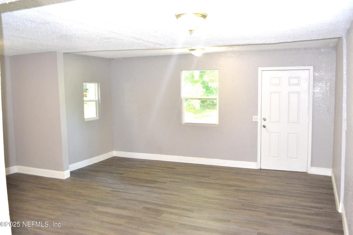 3042 LUCOMA Drive, Jacksonville, FL 32254 3
