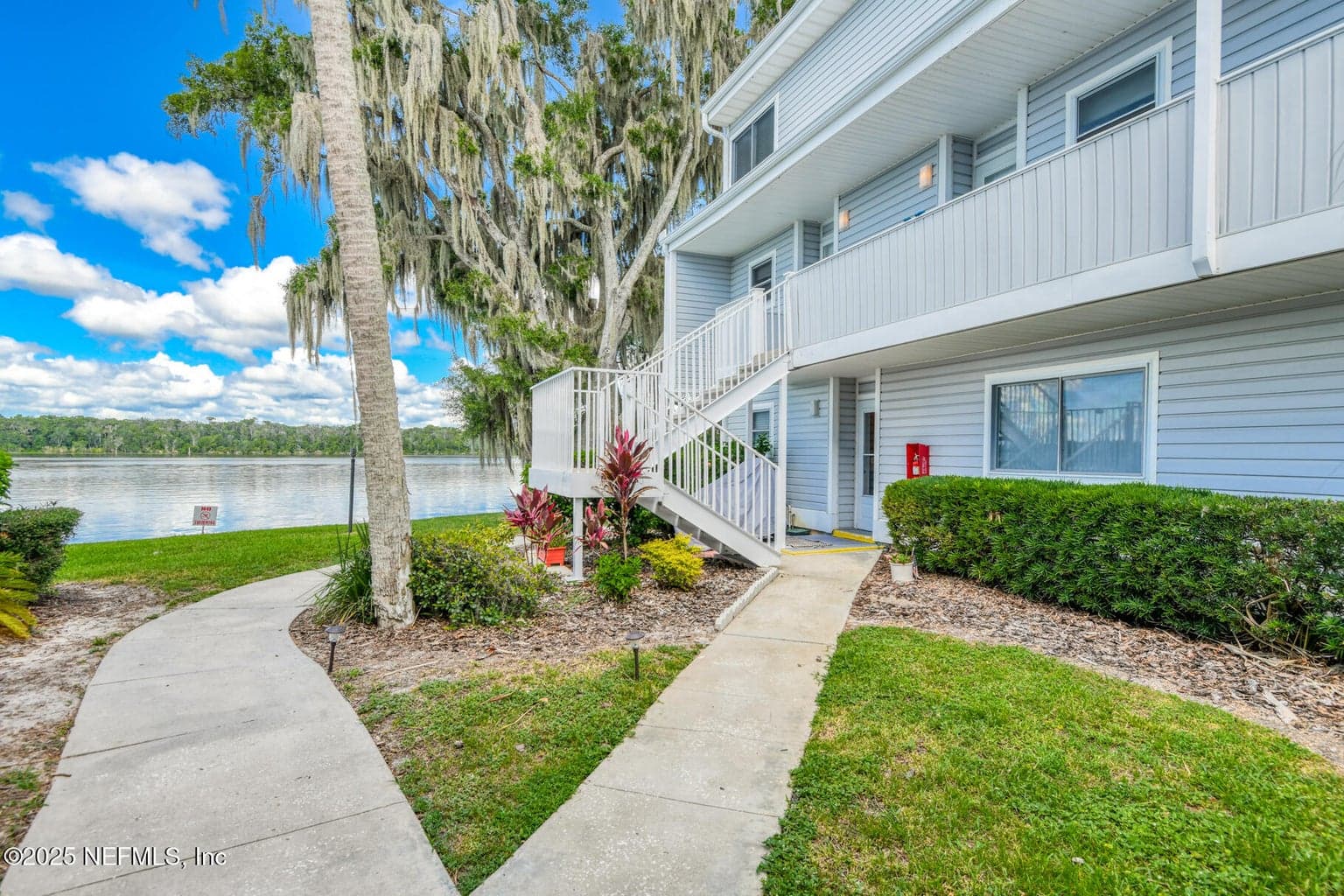 222 RIVER BEND Place BLDG C, Welaka, FL 32193