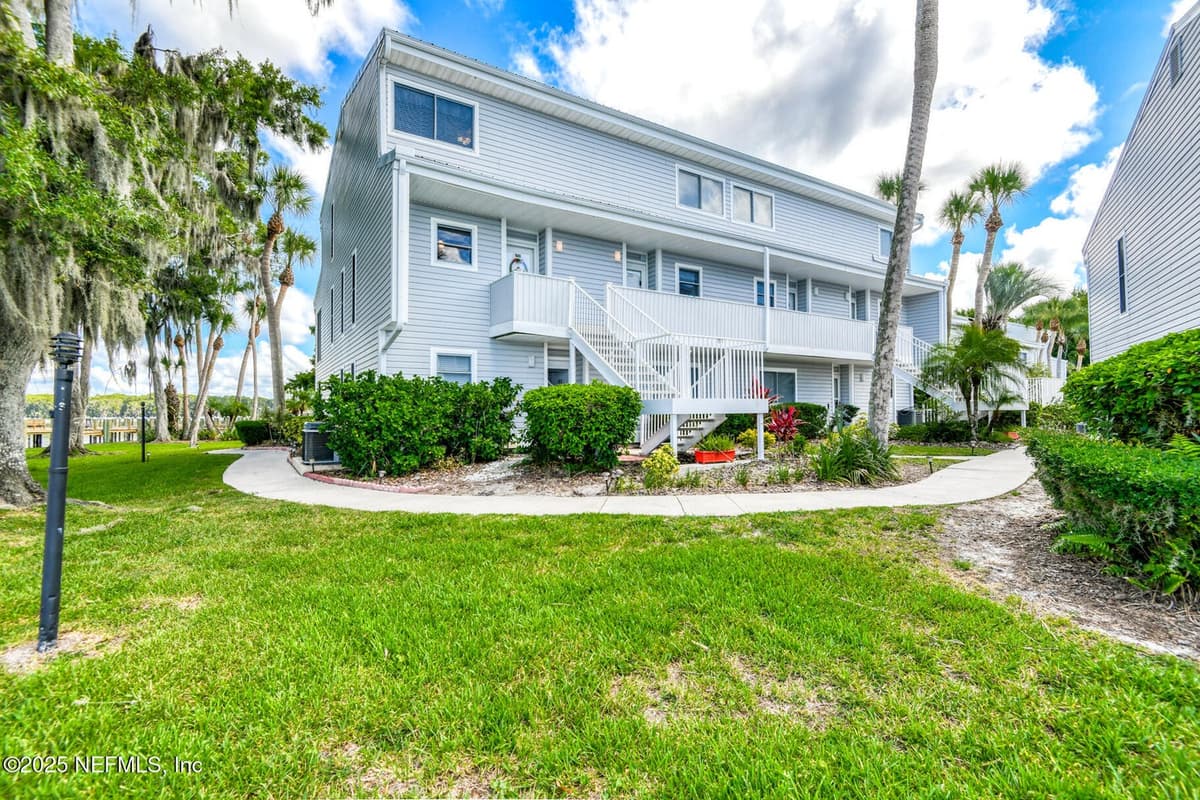 222 RIVER BEND Place BLDG C, Welaka, FL 32193 2