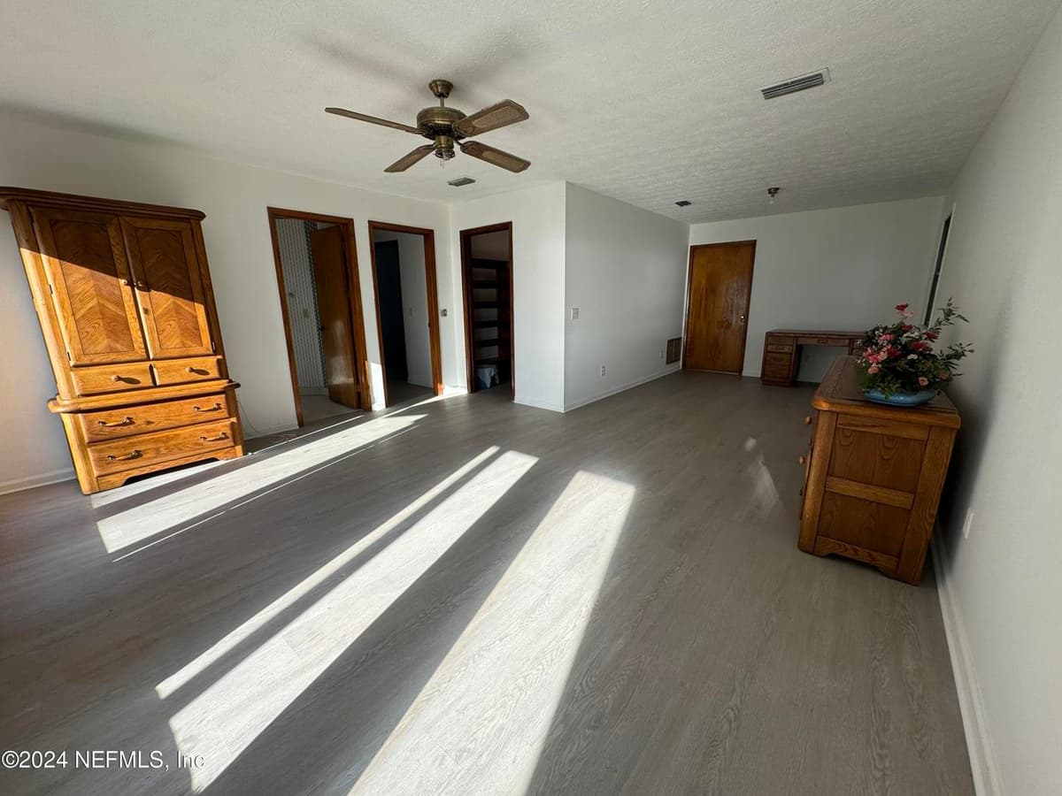 3832 SANDY SHORES Drive, Jacksonville, FL 32277 2