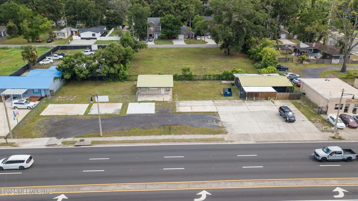 8225 103RD Street, Jacksonville, FL 32210 2