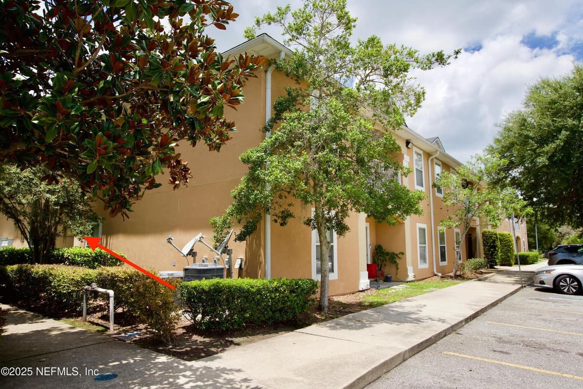 3600 LENIN PEAK Court 8, Jacksonville, FL 32210 3