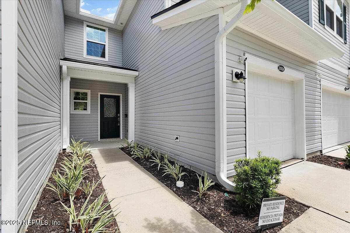 11924 CALVESTA Street, Jacksonville, FL 32256 2