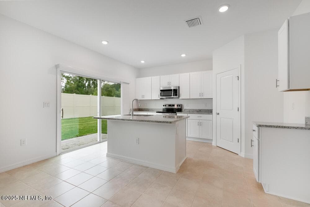 8495 LILIAS Circle, Jacksonville, FL 32219 2