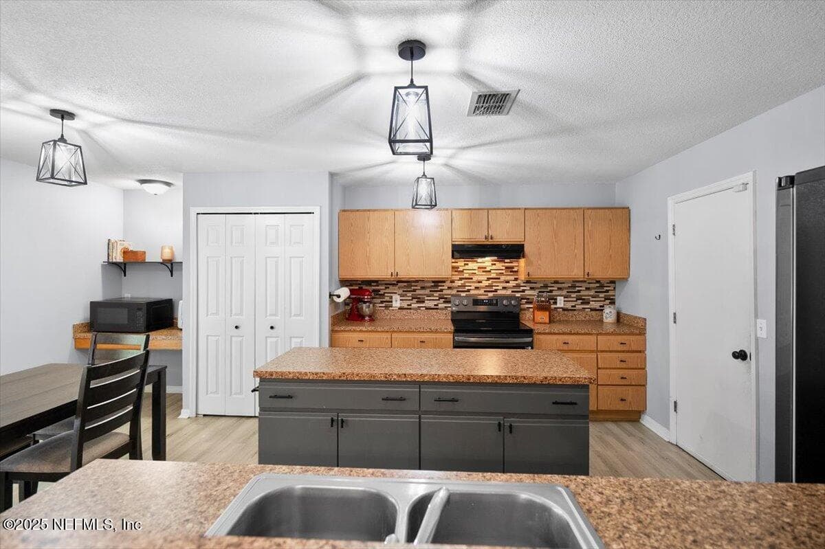 8553 ENGLISH OAK Drive, Jacksonville, FL 32244 3