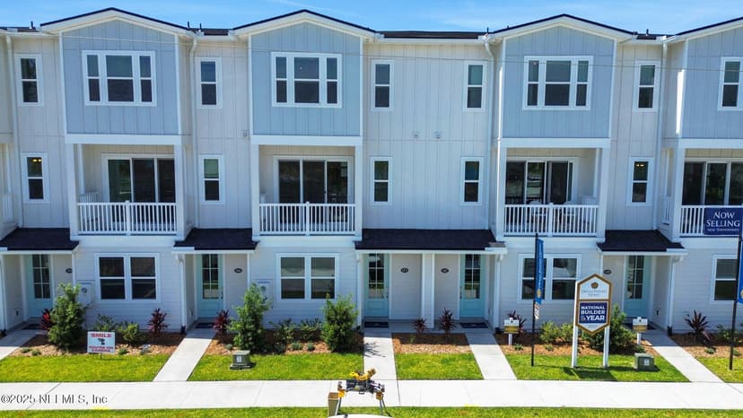 1074 2ND Avenue N, Jacksonville Beach, FL 32250
